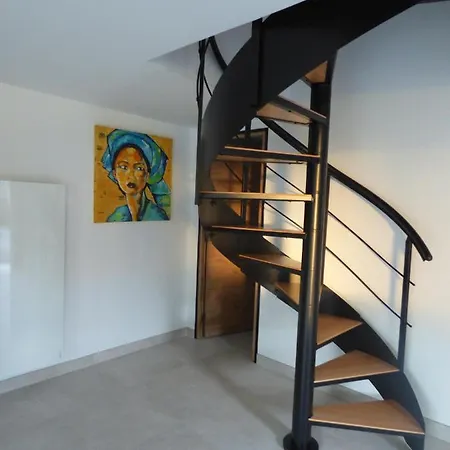 בית נופש Petite Maison En Briere. *