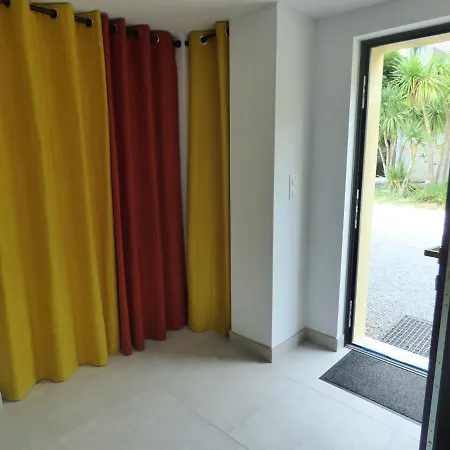 Petite Maison En Briere.